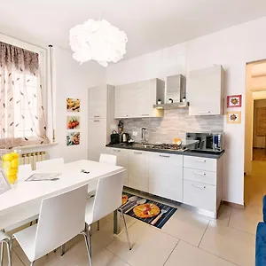 https://rosa-tea-apartament-castelvecchio.hotelinveneto.com